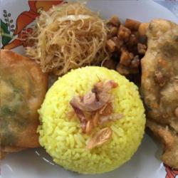 Nasi Kuning Gorengan