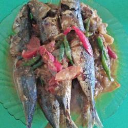 Ikan Kembung Bumbu Kuning