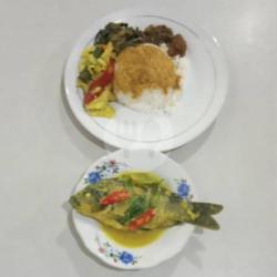 Nasi  Gulai Ikan Mujair