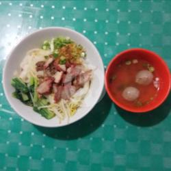 Kwetiaw Bakso Sapi (2pcs)