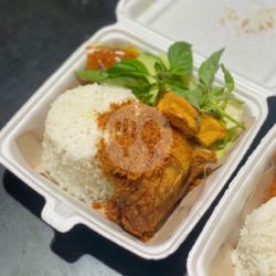 Paket Nasi Ayam Lalapan Serundeng