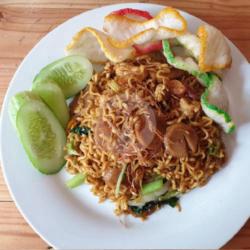 Mie Goreng Tek - Tek Telur Bakso Sosis