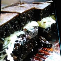 Martabak Manis Black Forest Keju