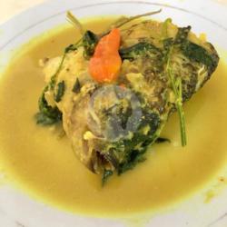 Kepala Ikan Gurame Bumbu Kuning