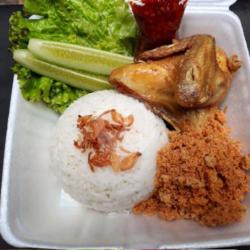 Nasi Ayam Dada Utuh Kremes