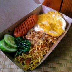 Indomie Rawit Telur Sosis