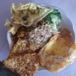 Nasi Pecel Lauk Telur Ceplok Mata Sapi   Tempe Mendoan