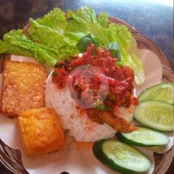 Nasi Ayam Penyet Seuhah