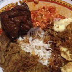 Nasi Uduk Semur Tahu