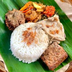 Gudeg Ayam Kampung