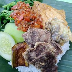 Nasi Tempong Paru Sambel Terasi Ndower