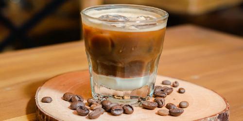 Purrr Coffee dan Mocktail, Merbabu