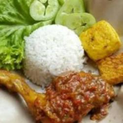 Paket Kenyang Bertiga Ayam Goreng Komplit