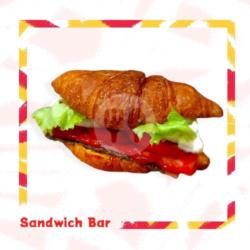 Small Croissant Sandwich Beef Pastrami