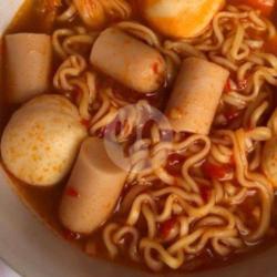 Mie Tomyum Seafood Pedas