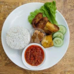 Ayam Goreng Super Besar Komplit