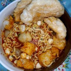 Baso Aci Topping Mie Telur Kuah Tomyam