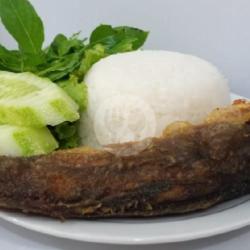 Nasi Dan Lele Goreng