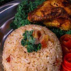 Nasi Kebuli Ayam Lokal