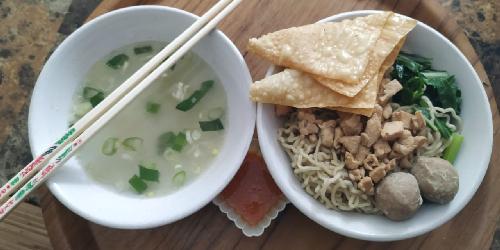 Mie Ayam Bakso Djakarta, Jatinangor