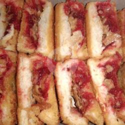 Roti Bakar Strawberry Crunchy