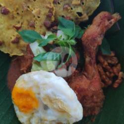 Nasi Pecel   Ayam   Telur   Peyek