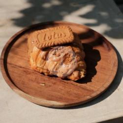 Lotus Biscoff Croissant