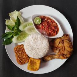 Paket : Nasi  Ayam Sambal Mentah,tahu,tempe