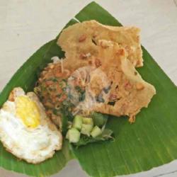 Nasi Pecel Telor Dadar Mantull