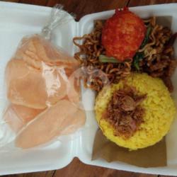 Nasi Kuning   Telor Balado Mie Goreng