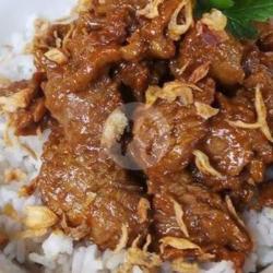 Nasi Gurih Daging Sapi