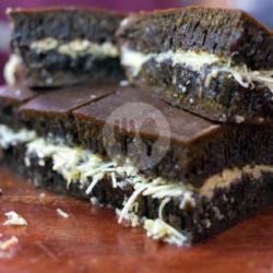 Black Forest Full Keju Susu