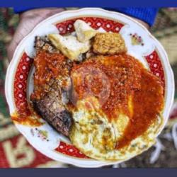 Nasi Penyetan Pe   Telur