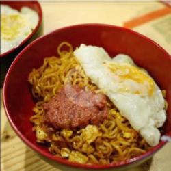 Indomi Goreng Telor Kornet Double
