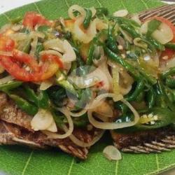 Ikan Gurame Goreng Cabe Hijau