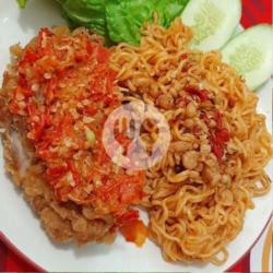 Mie Pedas Ayam Geprek