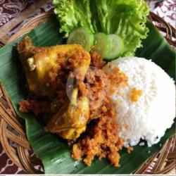 Nasi Ayam Goreng Ungkep Bumbu Laos/paha,/dada