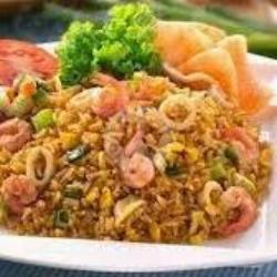 Nasi Goreng Sultan Seafood Cumi Udang Teri Ayam Suwir Tambah Telor Dadar