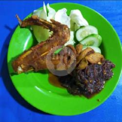 Bebek Jumbo Bumbu Hitam Madura