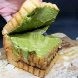 Roti Bakar Greentea Kacang Susu