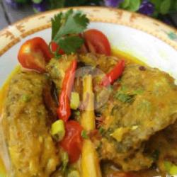 Ikan Bawal Bumbu Kuning