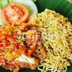 Nasi Ayam Penyet Indomie