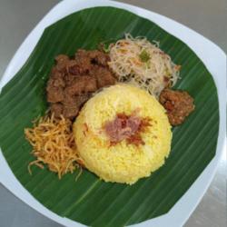 Nasi Kuning Rendang