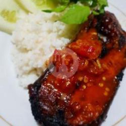 Patin Bakar  Nasi Lalapan Sambal
