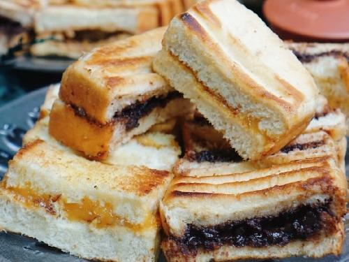 Roti Bakar Bandung Dan Nasi Kuning Begadang, Sukur