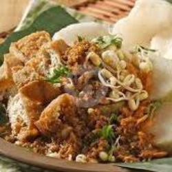 Pecel Lontong