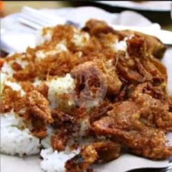 Nasi Kulit Oseng Kikil