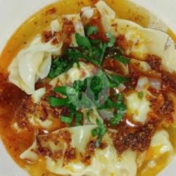 Pangsit Kuah Pedas Mampus