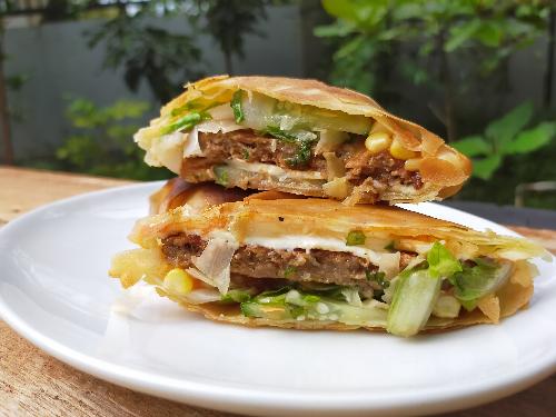 Lumpia Beef Sandwich Al Fath, Sumbawa