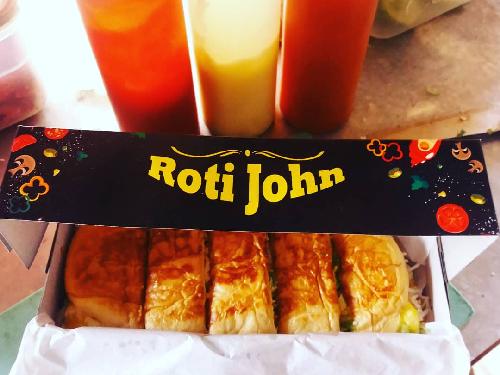 Roti John Jonggol, Alun-alun Jonggol